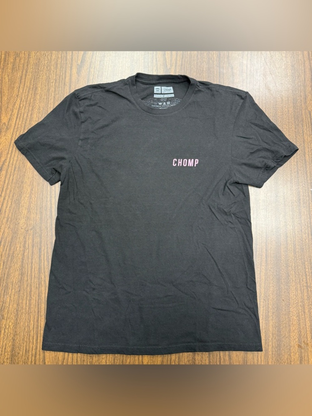 Chomp Sunset Undead Men's Black T-Shirt with Pink Graphic Mens Size Large - Picture 3 of 5
